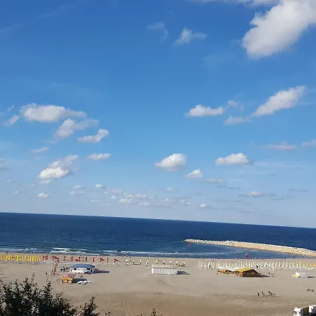 Апартаменти Anastasia.plaja Modern Констанца